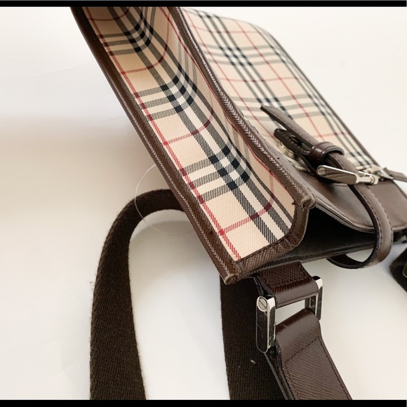 - 🥰Pretty🥰BURBERRY BEIGE CROSSBODY - Picture 8 of 16